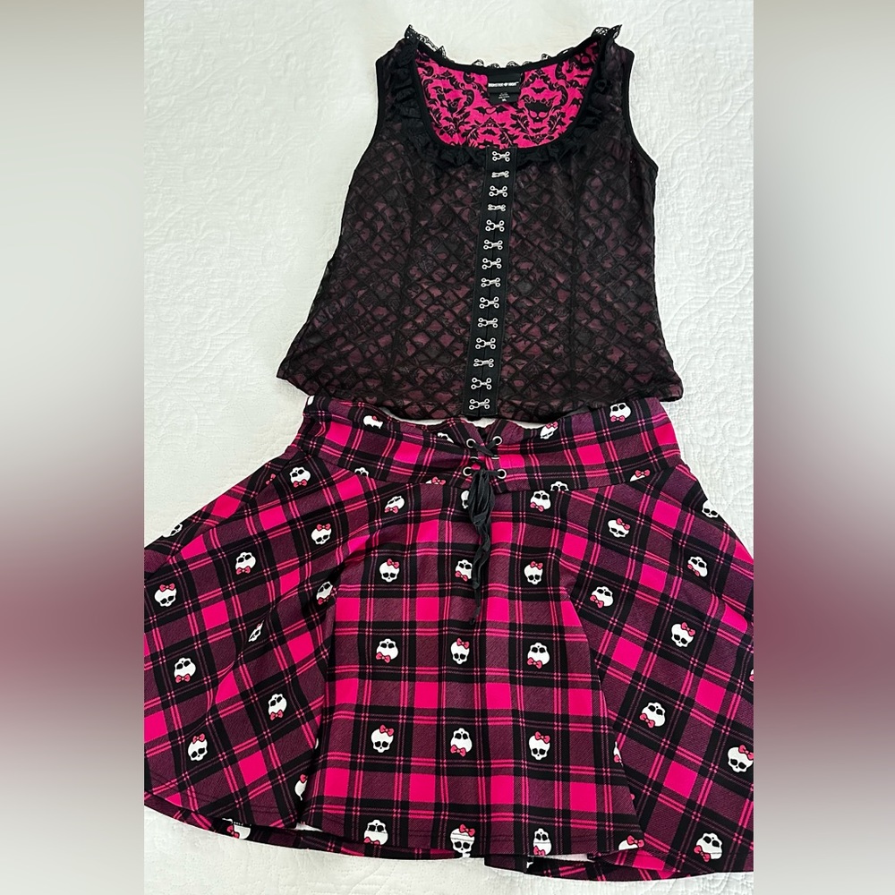 MONSTER HIGH tank top and skirt